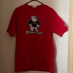 I’m sell a old champion t shirt the color red and it is a large